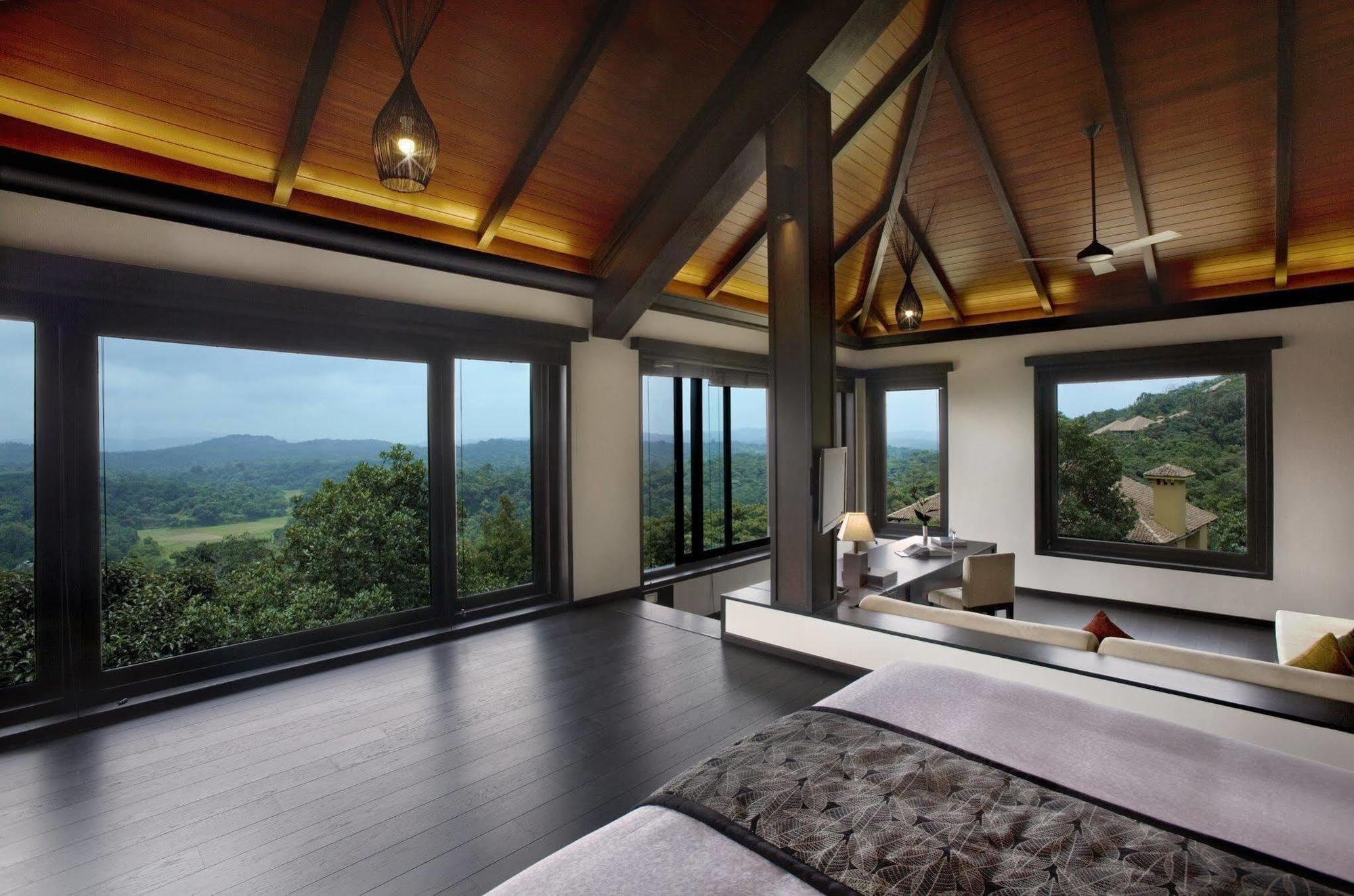 Taj Madikeri Resort & Spa Coorg Стая снимка